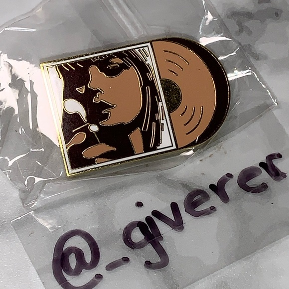 MIDNIGHTs ALBUM COVER - MIDNIGHTS LIGHTER TAYLOR SWIFT PIN - Picture 5 of 10